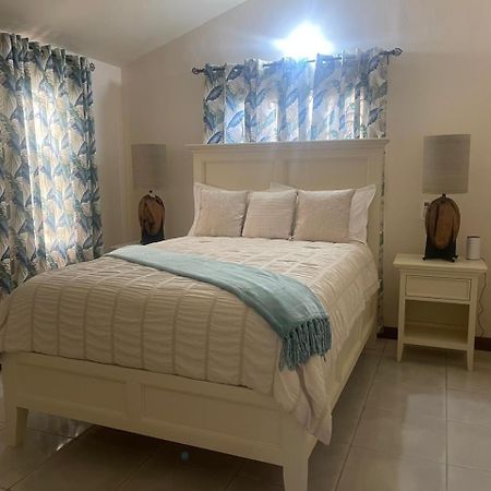 Bed and Breakfast Capable Hands Montego Bay Exterior foto